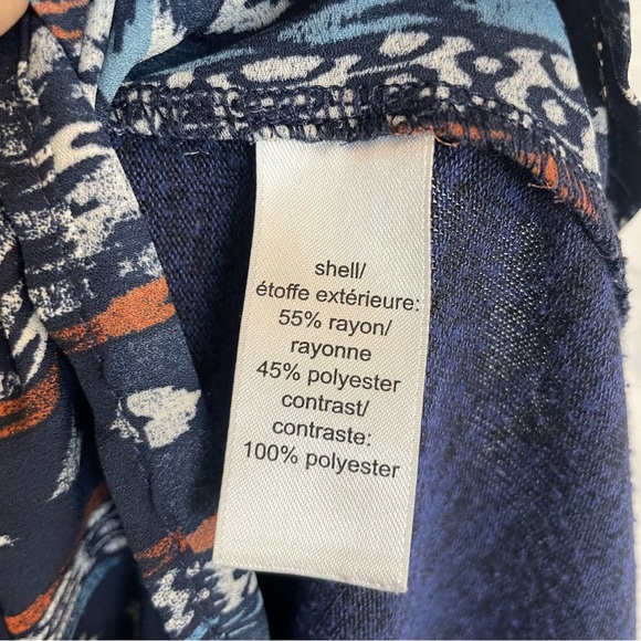 MAURICES Women’s Blue White Aztec Print Short Sleeve Blouse Size Medium - Picture 8 of 11